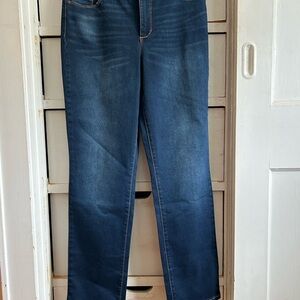 NEW Bandolino Dark Blue Straight Leg Jeans